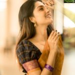 Mahima Nambiar Instagram - 🌻 📸 @camerasenthil 👗 @ivalinmabia 💄 @keerthana_makeup_and_hair @rrajeshananda #traditional #southindian #smile #mondaymood #poser #photoshoot #instagood #instadaily #lookingatyou