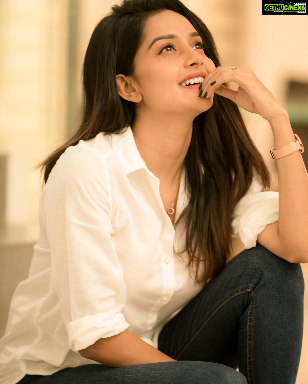 Mahima Nambiar - 92.4K Likes - Most Liked Instagram Photos