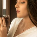 Mahima Nambiar Instagram - Loving my all new Color dial from @danielwellington 🤎 The Petite Amber features a light brown dial with a sunray finish in rose gold plating. This vibrant colour is associated with warmth, energy and boldness.I paired it with the Elevation Ring and Elevation necklace in rose gold. The stunning geometric-inspired design can be worn as an everyday look that instantly elevates your look. Get yourself these pieces now, Use my code ‘DWMAHIMA’ to get 15% off at checkout! 📸 - @camerasenthil #ad #DWincolor #danielwellington