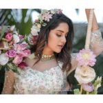 Mahima Nambiar Instagram - 🌟 Outfit: @thunnal Jewelry : @amaera_jewels MUA : @makeupartist_jyotibutola Bouquet : @sumamsflorals Decor : @nikhilfrancisncompany & @innovative_decor_propsrentals Location : @bruntonboatyard_cghearth Photography & Videography : @nostalgiaevents.in @dop_bobby @stories_by_ajin_tom