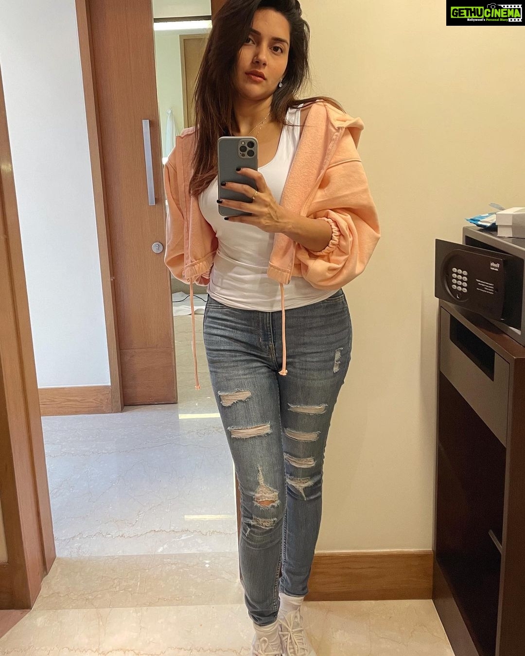 Mahima Nambiar - 95.5K Likes - Most Liked Instagram Photos