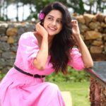 Mahima Nambiar Instagram - 🌸 Good Morning 🌸 📸 @stillsrajprabhu #morningvibes #itsabeautifulday #riseandshine #smile #pinkdress #pinkflowers #goodmorning #poser #hills #goodhairday #kollihills #kollimalai Kolli Hills