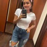 Mahima Nambiar Instagram – The Kilinja Pant cutie 🤣 
#mirrorselfie #kilinjapant #prettyinthemirror #poser #instagood #instadaily