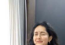 Mahima Nambiar Instagram - 🤪🙈 #thudakkammangalyam #dancetherapy #justforfun #timepass #instareels #instagood
