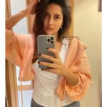 Mahima Nambiar Instagram - Hey you in the mirror I love you ❤️ #mirrorselfie #loveyourself #ihaveacrushonmyself #selflove #selfobsessed #ilovemyself Hyderabad