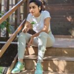 Mahima Nambiar Instagram - Sometimes I pose, but sometimes I pose a posing 🤷🏻‍♀️🤣 #justposing #stayfit #stayhealthy #stayhome #staysafe