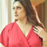 Malavika Instagram – Dressing up never felt so sophisticated and glamorous than with classic and sleek diamond jewellery by @galabrothersofficial