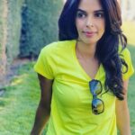 Mallika Sherawat Instagram - Green is the colour of hope! Wishing my instafam, a week full of love n kindness🍵🧘🏼‍♀️👧🏼❤️ #mondaythoughts #mondaymotivation #positivevibes #positivemind #mondaymantra #lovemylife💕 #loveisallyouneed #greenery🌿
