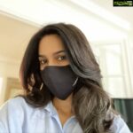 Mallika Sherawat Instagram – Kenneth Cole New York has come up with these stylish 100% cotton Masks – that are super soft, comfortable, reusable, and also affordable! 

Get your @kennethcolein Mask today & join me in their campaign – #WearinthisTogether – to spread awareness of staying safe in these trying times!! 

Follow @kennethcolein and order yours today, 
just like I did!! 

#StaySafe #kennethcolein #MaskIndia #Masks