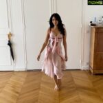 Mallika Sherawat Instagram – Twirlinnnnn into the weekend like….
.
 #fridayvibes #fridaymood #princesswalk #fashionstyle #diva #walk #twirl #homeliving #friyay #lifestyle #veganlifestyle #mallikamagic #livingmybestlife #glamiator #glamrous