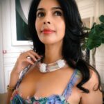 Mallika Sherawat Instagram - Cheers to 2022 🎊✨ . . . . #newbeginnings #glamorous #glamourshots #glamourphotography #lookoftheday #goodvibesalways #onlygoodvibes #coolday #livethemoment #happylife