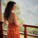 Mallika Sherawat Instagram - Nature is loved by what is best in us. —Ralph Waldo Emerson . . . . . . . . . . #getoutside #planetearth #naturegram #naturebeauty #natureshots #naturephoto #naturewalk #paradise #pinetrees #aroundtheworld #positivethinking #positivemindset #lifeisbeautiful #dream #positivemind #mothernature #view #canon5dmarkiv Darjeeling