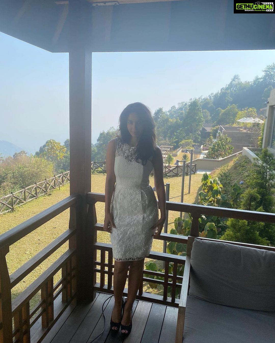 Mallika Sherawat Instagram - Love this place ☘️🌳🐝 . . . . . . . . . . #whitedress #elegant #classyoutfit #outfitgram #sayyestothedress #knowyourworth #lovethisplace #raiseyourvibration #romanticplace #peacefull #innerstrength #lookoftheday #styleoftheday #liveyourbestlife #goodenergy Darjeeling