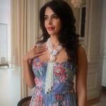Mallika Sherawat Instagram - Cheers to 2022 🎊✨ . . . . #newbeginnings #glamorous #glamourshots #glamourphotography #lookoftheday #goodvibesalways #onlygoodvibes #coolday #livethemoment #happylife