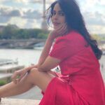 Mallika Sherawat Instagram - Daydreaming 👧🏻 . . . . . . . . . . #happiness #positivemindset #decisions #joyinthejourney #confidence #positivemind #positiveaffirmations #liveinthemoment #thinking #positive #exploreyourself #optimism #better #natural #lipstic #goodenergy #respect #onelife #up #reachout #inward #listening #relate #wonder #contemplating #alliswell #deepbreaths #blessings #stillblessed #leadwithlove Paris, France