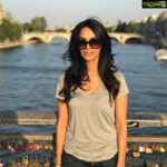 Mallika Sherawat Instagram - Another one of my favorite bridges in Paris Pont des Arts or the Love Lock bridge ❤️ . . . . . . . . . . #paris #cityoflove #cityofdreams #traveltales ##happiness #positivemindset #decisions #joyinthejourney #confidence #positivemind #positiveaffirmations #liveinthemoment #positive #exploreyourself #optimism #better #natural #goodenergy #respect #onelife #up #reachout #relate #wonder #alliswell #deepbreaths #blessings #stillblessed #leadwithlove Paris, France