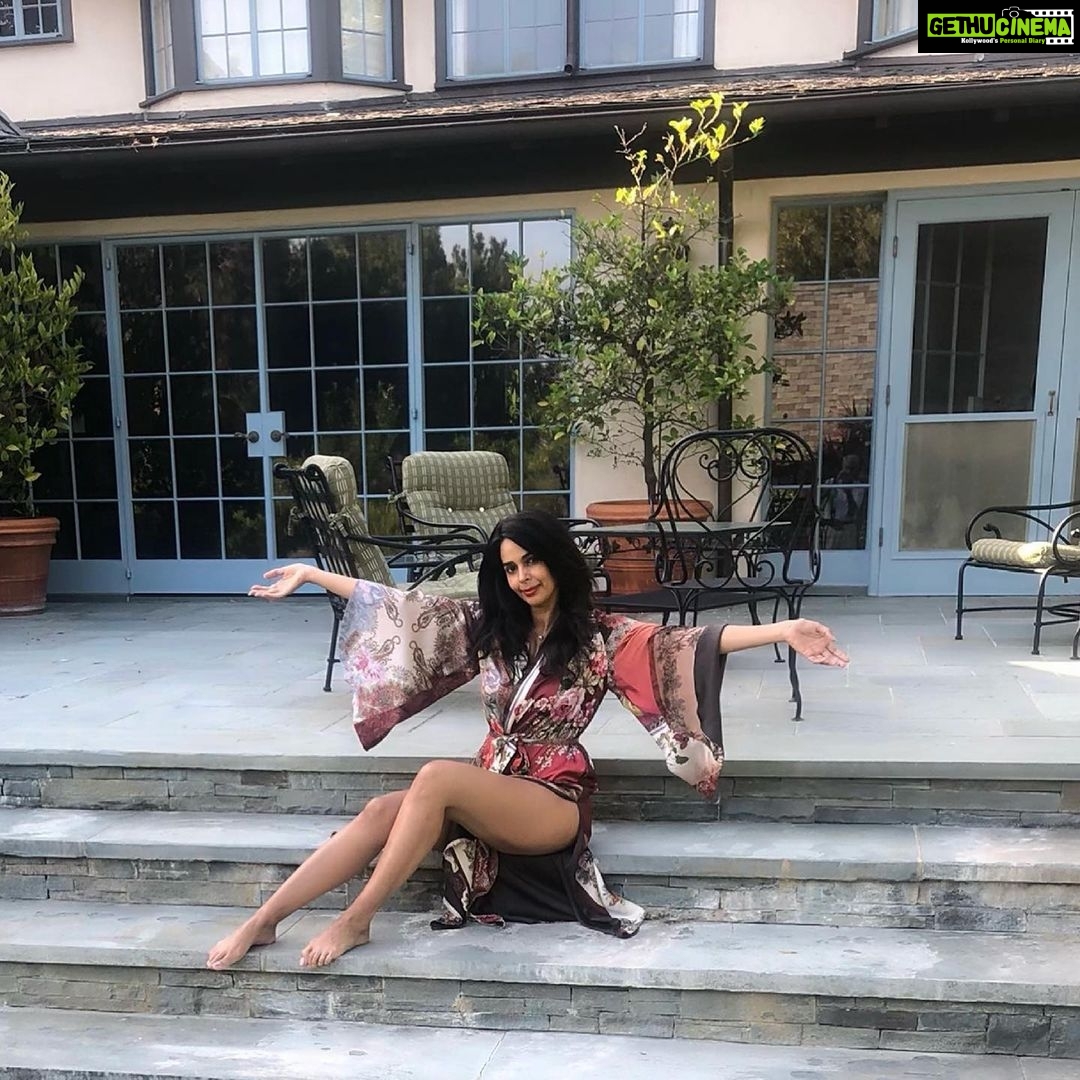 Mallika Sherawat Instagram - π§ββοΈπ§ββοΈ . . . . . . . . . . #glamour #fashionlover #fashiondiaries #styleinspiration #lookoftheday #glamstyle #glamourshots #glamourshot #flowerdress #floraldesign #flowersofinstagram #floraldesigner #floralpattern #elegant #reddress #positive #happylife #livelovelaugh #smile #justkeepsmiling #happyvibes #enjoy #smiling #goodmood #strongvibes #selflove #red #love #instalove #canonphotography Los Angeles, California