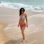 Mallika Sherawat Instagram - #throwback🔙 . . . . . . . . . . #getoutside #planetearth #naturegram #naturebeauty #natureshots #naturephoto #naturewalk #paradise #ocean #palmtrees #summervibes #beachlife #tropicalparadise #paradiseisland #aroundtheworld #tropicalvibes #beachlove #ocean🌊 #tropicalbeach #positivethinking #positivemindset #lifeisbeautiful #dream #positivemind #mothernature #view #beachphotoshoot #beachview #beachfashion