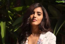 Malvika Sharma Instagram - Sun-kissed 🌞 📸 @nim.is.hh ❤️