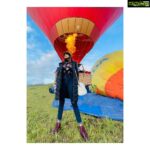 Mamta Mohandas Instagram - Are you brave enough to take off without knowing how, when or where you’d land? #ballooning #trythis #balloon #riseup #experience #first #throwback 📸: @thetalentedneil