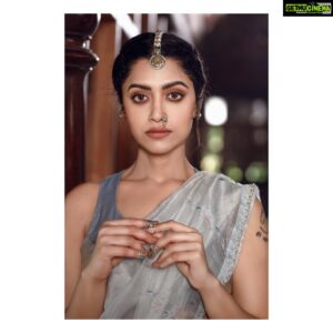 Mamta Mohandas Instagram - 𝑰’𝒎 𝒏𝒐𝒕 𝒈𝒐𝒐𝒅 𝒂𝒕 𝒘𝒐𝒓𝒅𝒔 ... 𝒚𝒐𝒖 𝒃𝒆𝒕𝒕𝒆𝒓 𝒃𝒆 𝒈𝒐𝒐𝒅 𝒂𝒕 𝒓𝒆𝒂𝒅𝒊𝒏𝒈 𝒕𝒉𝒆𝒔𝒆 𝒆𝒚𝒆𝒔.

𝐒𝐀𝐋𝐓 𝐱 𝐀𝐌𝐑𝐀𝐏𝐀𝐋𝐈 𝐱 𝐁𝐇𝐀𝐕𝐘𝐀 𝐑𝐀𝐌𝐄𝐒𝐇

(Collaborating to Support Women Owned Business) 

Jewelry: @amrapalijewels 
Stylist: @appunayar 
MUA: @samson_lei 
Photography: @jinsabraham 
Retouch: @balu_narayanan 
Location Courtesy: @chittoorkottaram_cghearth 

#womenforwomen #womenempowerment #photography #womenentrepreneurs #grace #fashion #indianfashion