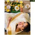 Mamta Mohandas Instagram – 3) Belly full of Kerala Sadhya. Yes.. remember every morsel of grain that’s on your plate.

അതെ… കൊറോണം ആണ്. 
എന്നാലും.. being Malayalis, we still have it in us to be grateful enough to make it a very HAPPY ONAM whatever the situation maybe. അല്ലെ? 

Wishing you and your loved ones nothing but the most warmest Onam you would’ve had in recent times and I must thank @mayuraindianrestaurant for this first & best Onasadhya I’ve had in LA. 

#onam #kerala #imisshome #makethebestofit #losangeles #sadhya #grateful