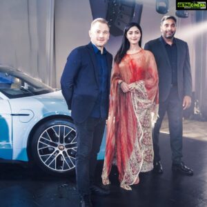 Mamta Mohandas Instagram - Feelin Posh! 🚙 💨 

At the all new Porsche Taycan launch with Brand India Head of Porsche @manolito_vujicic & @johnysabu of @porschecentrekochi 

Wearing @rehanabasheerofficial 

#porsche #taycan #electric #cars #carporn #launch #carchicks #power #luxury #performance