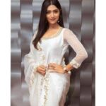 Mamta Mohandas Instagram - Clean , powerful and optimistic in White - the most amazing non-color and the one I look my best in ALWAYS. @meow.movie promotion styled fully by @rehanabasheerofficial.