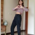 Mamta Mohandas Instagram - Introducing the #puttupaatudancechallenge Double Horse Puttu Paatu ishtapethil ellavarkkum thank you! now it’s time for dance challenge Ente Reel check cheyoo…ennitu ningal ellavarum - ottaykko, friends aayitto, family aayito dance cheythu video upload cheyu and guess what… exciting gifts are waiting ! Reel upload cheyumbol use #puttupaatudancechallenge, pinne moonu friends-ineyum tag cheyoo Appo setalle!