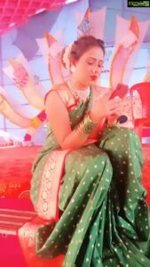 Manali Rathod Instagram - #family wedding #maratimulgi #maratiwedding