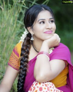 Manali Rathod Instagram - 📸: @maneendrakumar1

Studio :  @monkeybeezphotography

Makeup : @maskmakeupartist