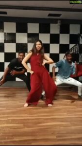 Manali Rathod Instagram - Kicking off our week with this peppy number! #MirchiLagiToh 🌶️