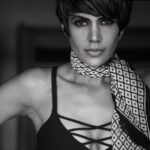 Mandira Bedi Instagram - Morning!! #maketodaycount ❤️🤟🏽 . . . 📸 @rafique_sayed