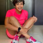 Mandira Bedi Instagram - Nothing like “those” kinda endorphins 💥🧿❤️ #Postworkout #happyplace shot by @virkaushal 📸 . . Looking bright and happy in the best gear wearing @garminindia and @brooksrunningindia @kartikshah190189