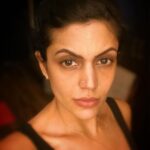 Mandira Bedi Instagram - Here’s to the spirit of #beginagain in its truest sense.. 🙏🏽💥❤️🧿 . Here’s to you twenty twenty two.