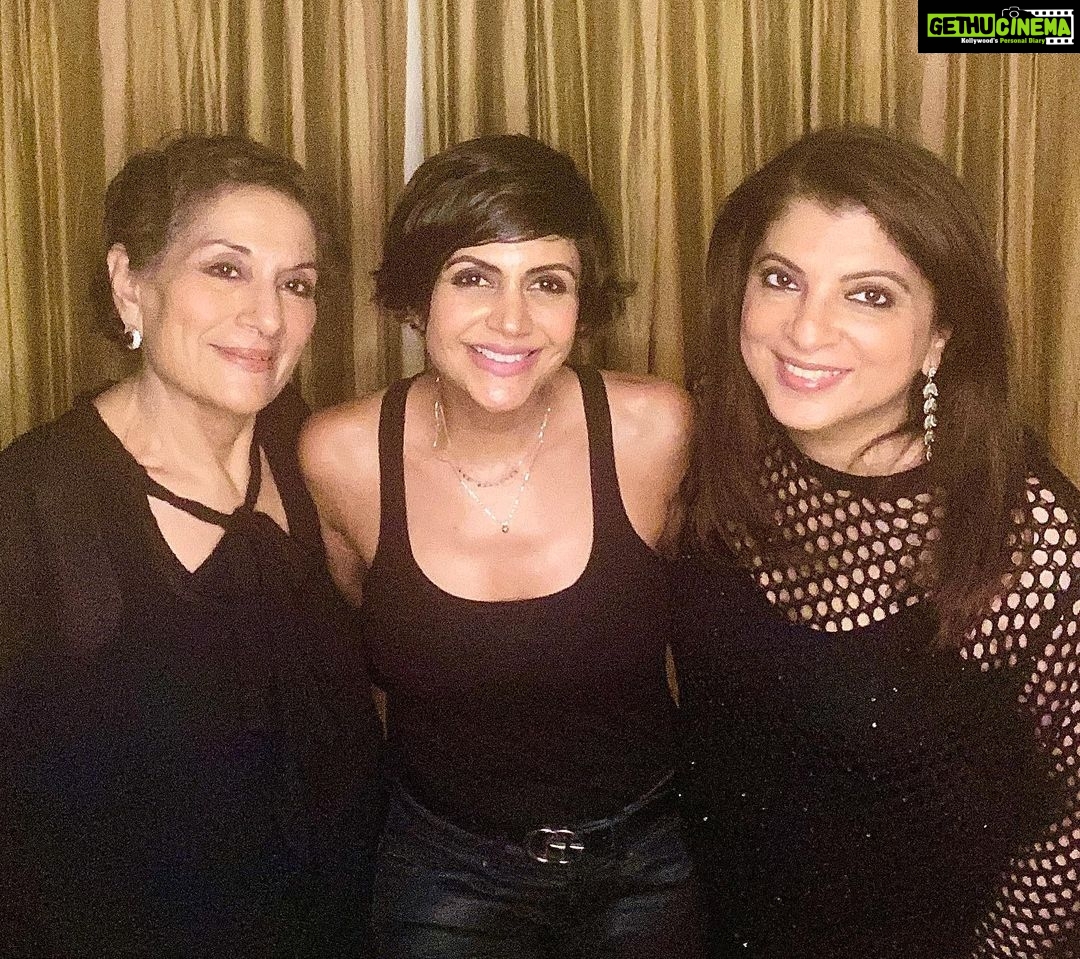 Mandira Bedi Instagram - Blessed to have got these days with my family.. 🧿❣️ So #Grateful ❤️ #aboutlastnight