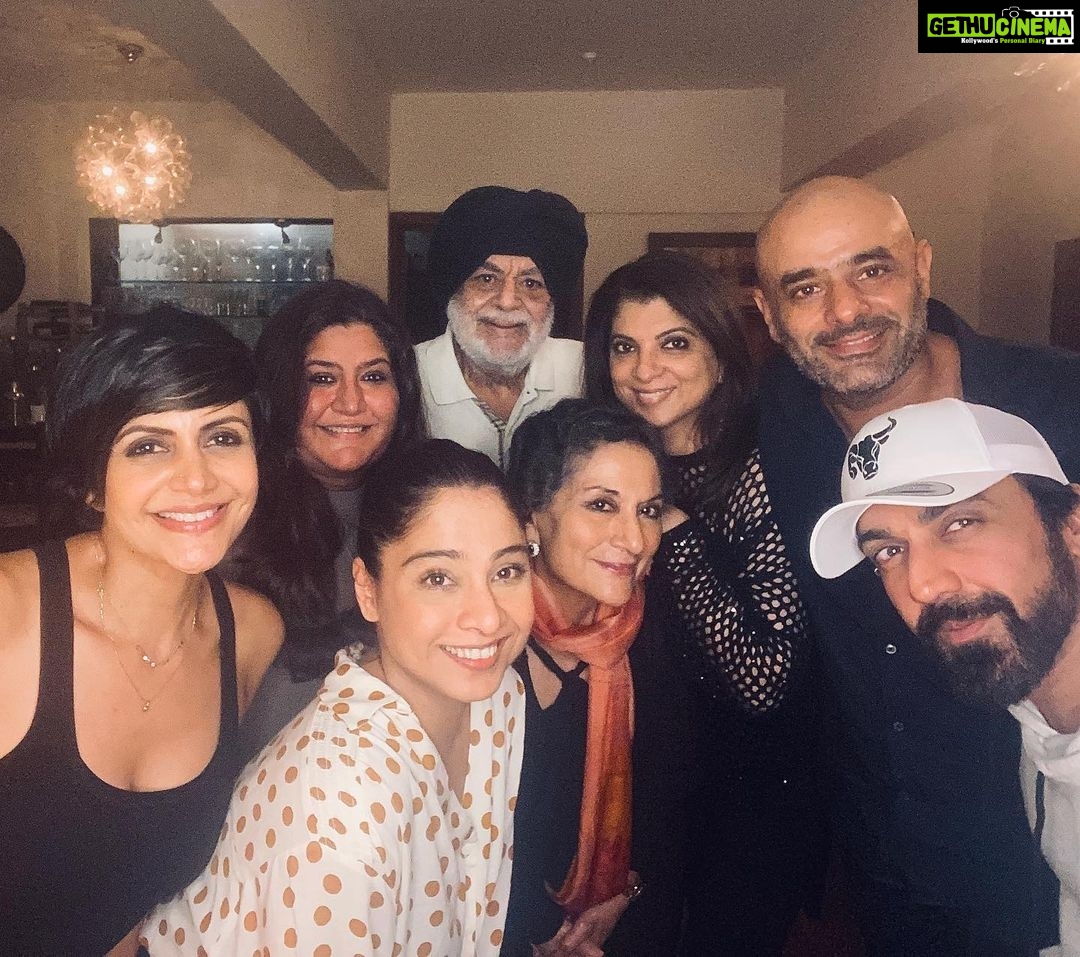 Mandira Bedi Instagram - Blessed to have got these days with my family.. 🧿❣️ So #Grateful ❤️ #aboutlastnight