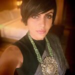 Mandira Bedi Instagram - The other night. In many shades of grey. 🖤🤍 . . Wearing @anavila_m @aquamarine_jewellery ❤️