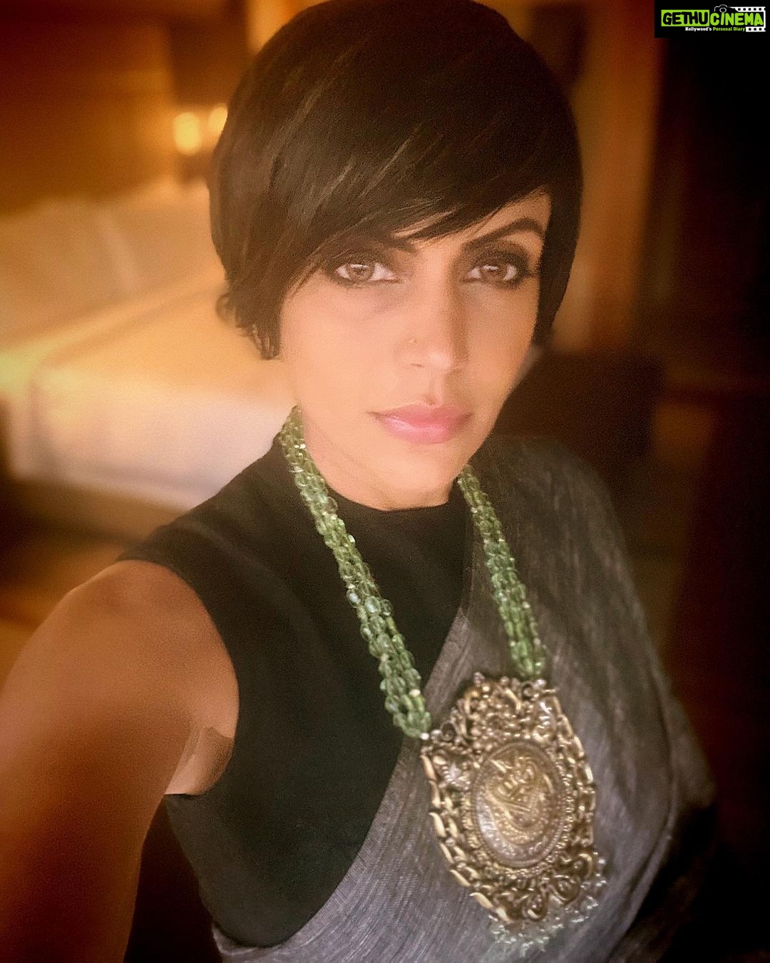 Mandira Bedi Instagram - The other night. In many shades of grey. 🖤🤍 . . Wearing @anavila_m @aquamarine_jewellery ❤️