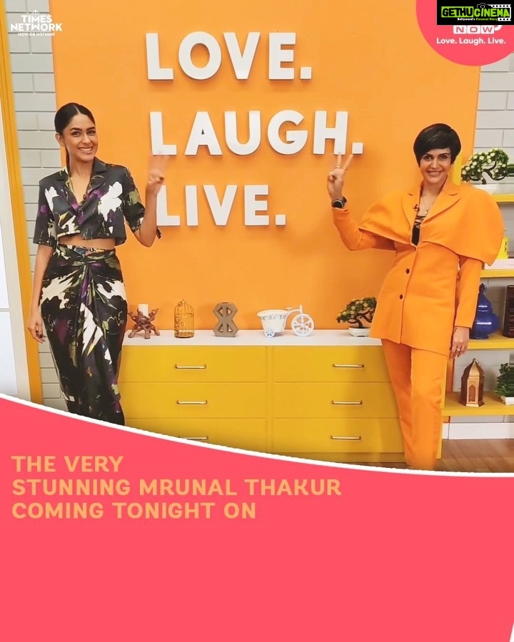 Mandira Bedi Instagram - The stunning @MrunalThankur , you guys! ❤️❣️💥 Catch her on The Love Laugh Live Show: S3. Sat 23rd Oct at 8 PM. @RomedyNow @moviesnowtv @MNXMovies @mnplustv ; 9 PM @ZoomTV; 11 PM @TimesNow @MirrorNow & Times Now World. @carrera @panasonic #Miraie #PanasonicACs #ConnectedLiving #MeetTheFuture @jeevansathi_com #jeevansathi #befound @oppomobileindia #LightUpNewBeginnings #OPPORenno6Pro @philipsindia #PhilipsIndia #justtherightheat #onetool #forallhairtypes #sixtempsettings #philipsindia #philipshairstraightener #stylewithcare