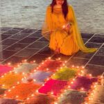 Mandy Takhar Instagram – May there be light and love in our lives today and forever … 💞 #happydiwali #bandichhordivas