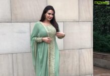 Mandy Takhar Instagram - This colour is whatzzzzz up @turquoise_by_rachit 👗💚🤸🏻‍♀️ #jade