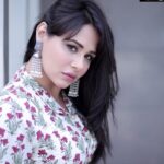 Mandy Takhar Instagram – Jaan Ja … 💗 #headtiltsmile Jalandhar, India