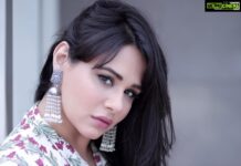 Mandy Takhar Instagram - Jaan Ja ... 💗 #headtiltsmile Jalandhar, India