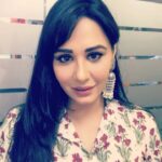 Mandy Takhar Instagram - #3DAYS TO GO ! #KHIDOKHUDI RELEASING WORLDWIDE 20TH APRIL 🇮🇳🏑🇬🇧 aaaahhhhhhhh ! Excited ! 💥 Jalandhar, India