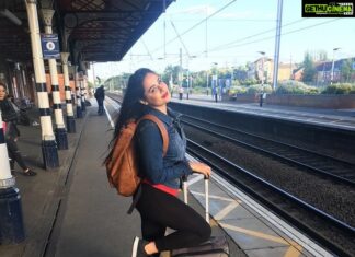Mandy Takhar Instagram - Bye for now #London Be back real soon ❤️ #excitingtimesahead ☺️🎉🇬🇧 London, United Kingdom