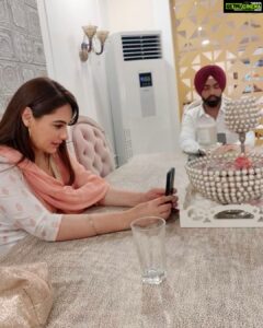Mandy Takhar Instagram - Happy Birthday to you @ammyvirk  ਵਾਹਿਗੁਰੂ ਹਮੇਸ਼ਾ ਖੁਸ਼ ਤੇ ਚੜਦੀ ਕਲਾ ਚ ਰੱਖੇ । 🤗💙🥳