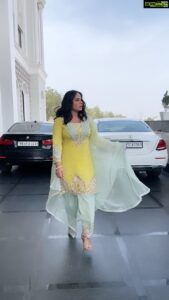 Mandy Takhar Instagram - #khabbiseat @ammyvirk @burfimusic lovin it 👌🏼💫💛