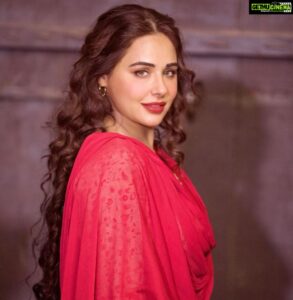 Mandy Takhar Instagram - ਆਪ ਅਤੇ ਆਪ ਜੀ ਦੇ ਪਰਿਵਾਰ ਨੂੰ “ਦੀਵਾਲੀ ਅਤੇ “ਬੰਦੀ ਛੋੜ ਦਿਵਸ” ਦੀਆਂ ਲੱਖ ਲੱਖ ਵਧਾਈਆਂ । Let there be more ਰੌਸ਼ਨੀ ✨💫 

#HappyDiwali to you and your Family ✨ 

Lots of love ♥️