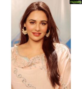 Mandy Takhar Instagram - #longhair I miss you 😭🤓🤍